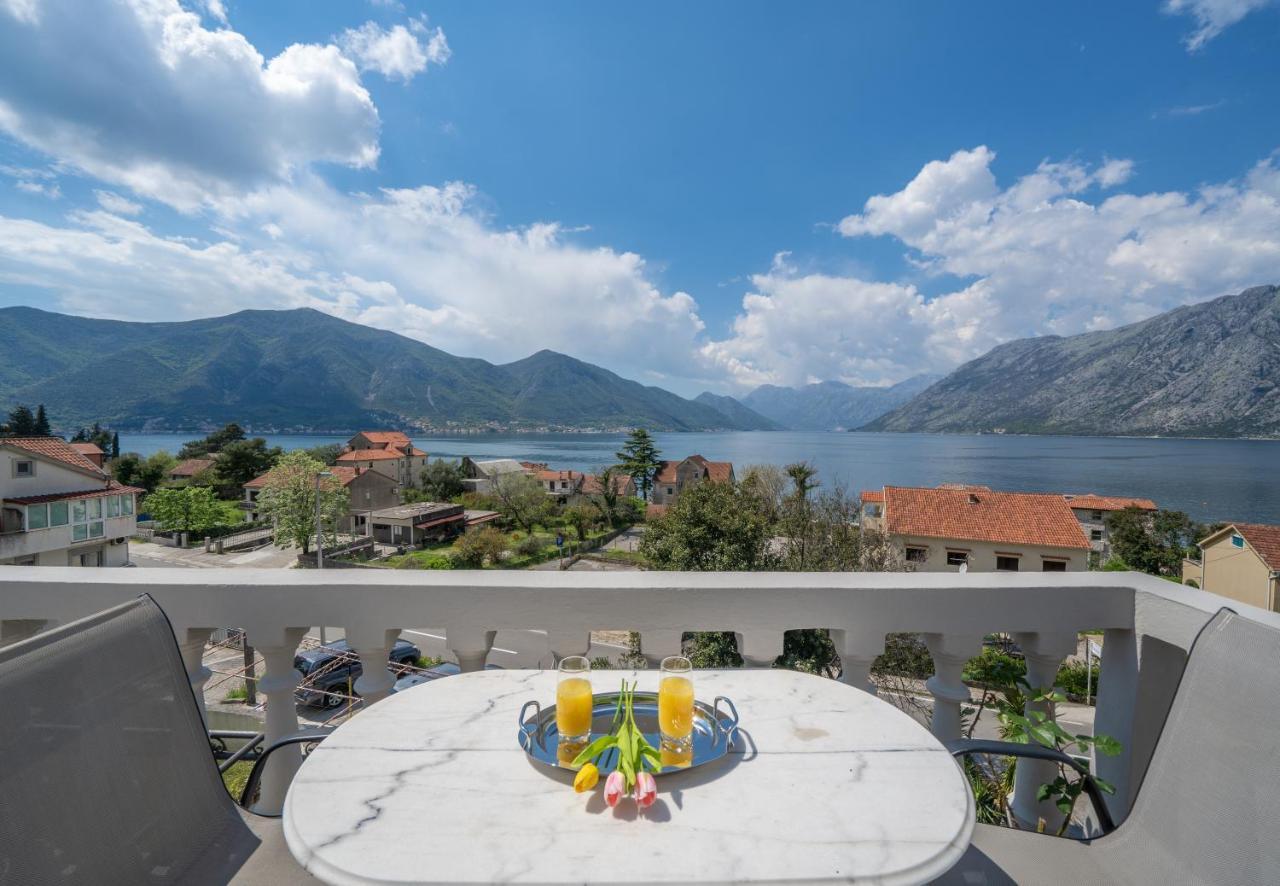 Apartment With Sea View Kotor Exterior photo